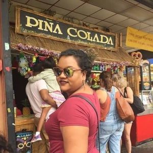 Meet your Posher, Romona